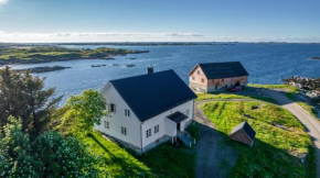 Villa Borgvåg - A unique Seafront Villa in the heart of Lofoten